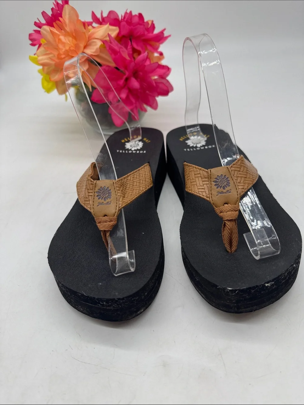 Yellow Box Women’s Tan Woven Strap Platform Flip Flops Size 7.5 FFT10019F - Picture 2 of 7